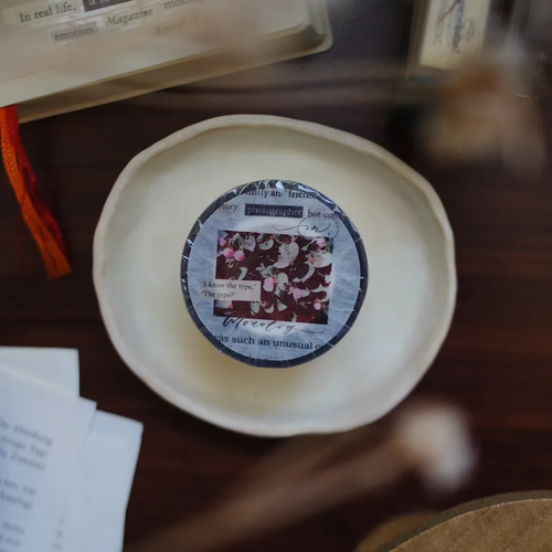 Mr. Eggplants Monolog PET Tape, 4cm wide, featuring elegant handwritten script, botanical sketches, and vintage paper textures with white ink details. Ruban adhésif PET "Monolog" par Mr. Eggplants, 4 cm de large, avec écriture manuscrite élégante, croquis botaniques et textures vintage.