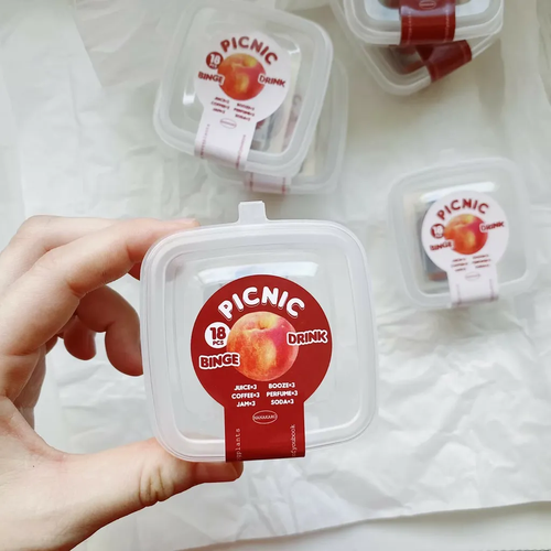 Mr. Eggplants Picnic Drinks Sticker Set featuring 18 transparent stickers of glass carafes and summer beverages with white ink details. Lot de stickers Mr. Eggplants "Picnic Drinks" comprenant 18 autocollants transparents de carafes et boissons d'été avec détails à l'encre blanche.