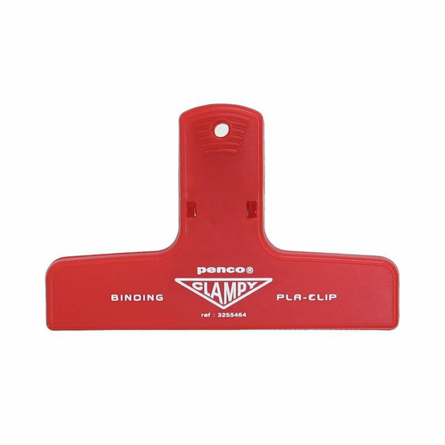Penco Plastic Clip in Red, a 10cm wide-mouth industrial-style utility clip with a vibrant red finish and strong spring. Pince en plastique Penco couleur Rouge, une large pince utilitaire de 10 cm au design industriel rouge vif avec un ressort robuste.
