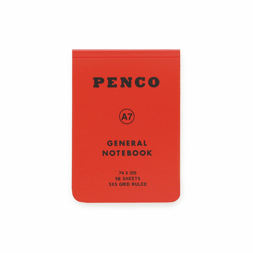 Penco Soft PP Notebook A7 in vibrant Red. Features a flexible waterproof cover, 112 pages of 5mm grid paper, and an industrial-style gold embossed logo. Carnet Penco Soft PP format A7 en rouge vif. Comprend une couverture souple imperméable, 112 pages de papier quadrillé 5 mm et un logo industriel doré.