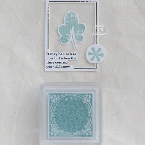 Lin Chia Ning "Lake Shadow" Four Seasons Ink Pad. A small square ink pad in a muted, pale blue-green color for subtle and artistic stamping. Encreur Lin Chia Ning "Lake Shadow" de la série Quatre Saisons. Un petit tampon encreur carré de couleur bleu-vert pâle pour des impressions subtiles.