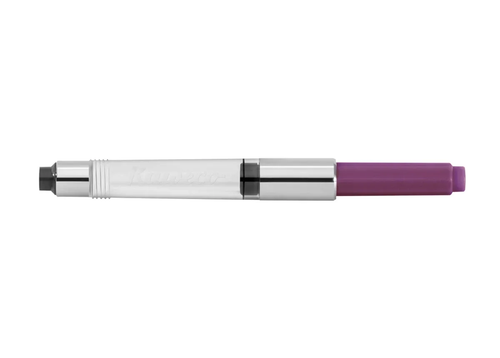 Kaweco Standard Fountain Pen Converter Ruby Red and Chrome edition. A transparent plastic twist-action piston reservoir featuring a rich red rotary knob and shiny silver chrome trim elements. / Convertisseur Kaweco Standard format Long couleur Ruby Red et Chrome. Un réservoir à piston rotatif transparent en plastique équipé d'un embout rouge rubis éclatant et d'éléments de finition chromés argentés.