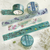 BGM Flower & Leaf Washi Tape Tsudo Kusa (2 cm). A 20 mm × 5 m foil-stamped washi roll of wood-sorrel plant motifs. Ruban washi BGM Flower & Leaf Tsudo Kusa (2 cm). Rouleau washi 20 mm × 5 m doré, motif d’oxalis / herbe-tambour.