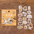 BGM Maiden’s Moment Sticker Set Travel Time. A foil-stamped flake pack of 45 travel stickers (15 designs × 3) in a 90 × 100 mm sleeve. Set d’autocollants BGM Maiden’s Moment Travel Time. 45 stickers voyage dorés (15 motifs × 3), pochette 90 × 100 mm.