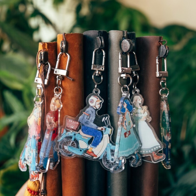 La Dolce Vita Acrylic Pendant - We Move Forward Happily (6 options)