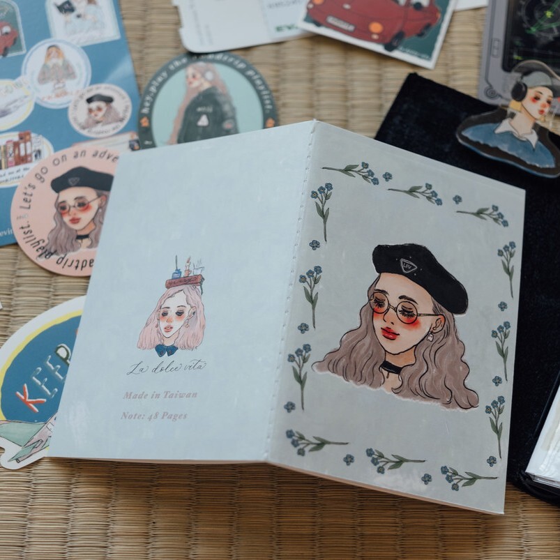 La Dolce Vita Notebook - Beret Girl (Passport Size)