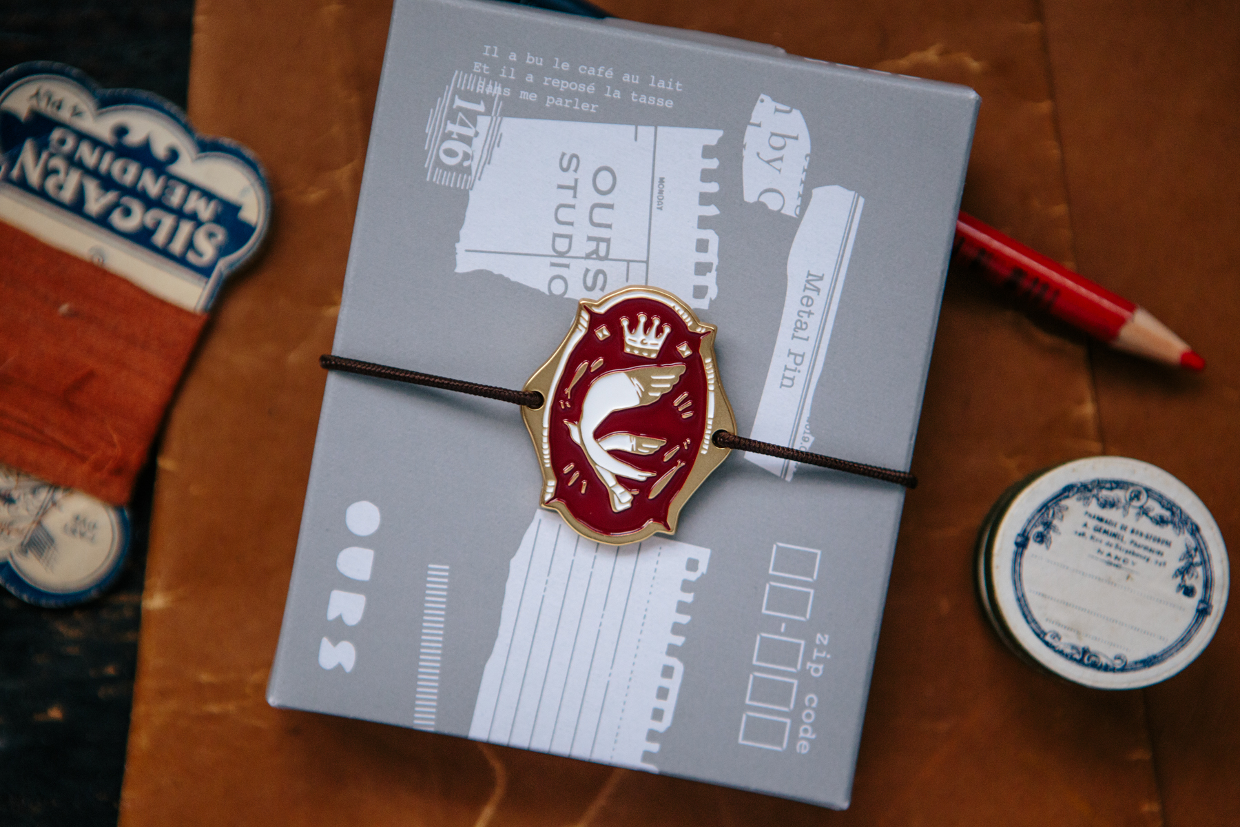 OURS Book Band Charm - Red Bird