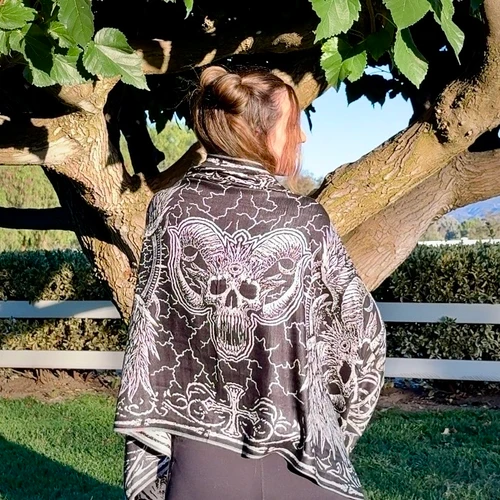Solid Nightmares Pashmina — White & Black