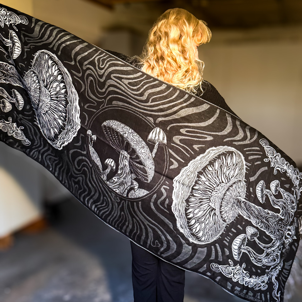 The Great Shroom Pashmina — Black
