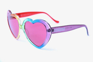 Happy Hour Hearts Moxi Rainbow Fade/red Sunglasses