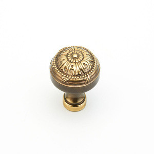 Schaub 751-ALP Versailles Door Knob 1-1/4 diam - Antique Light Polish