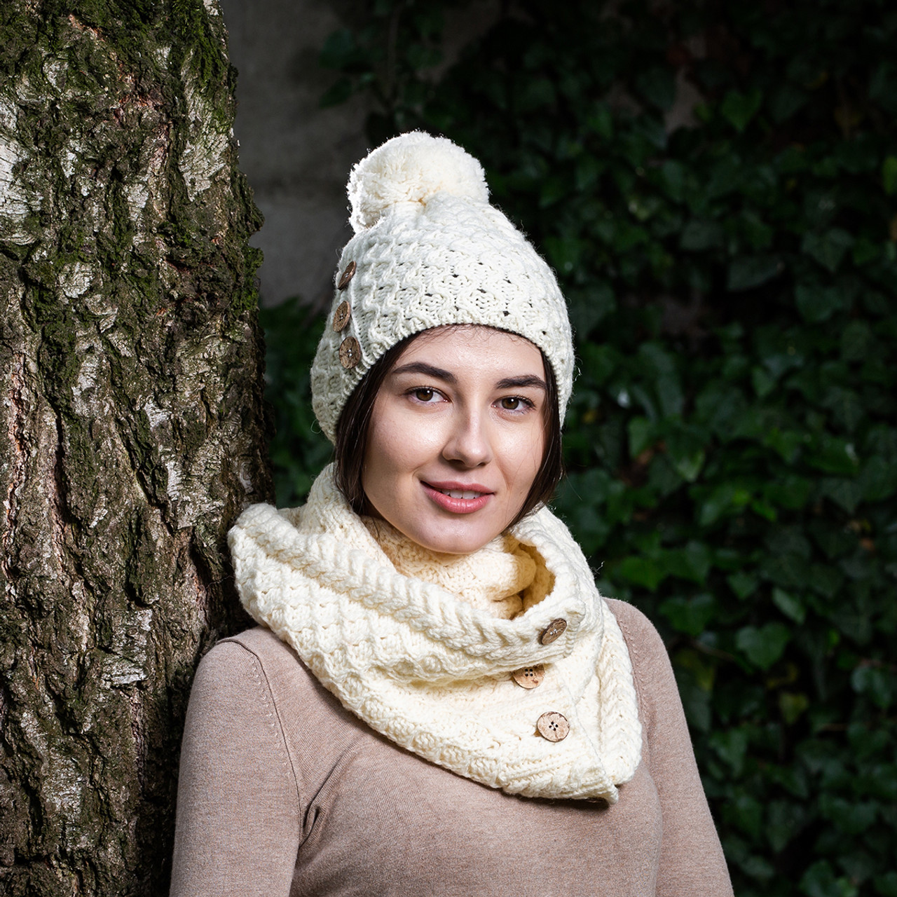 Ladies Button Pom-Pom Hat