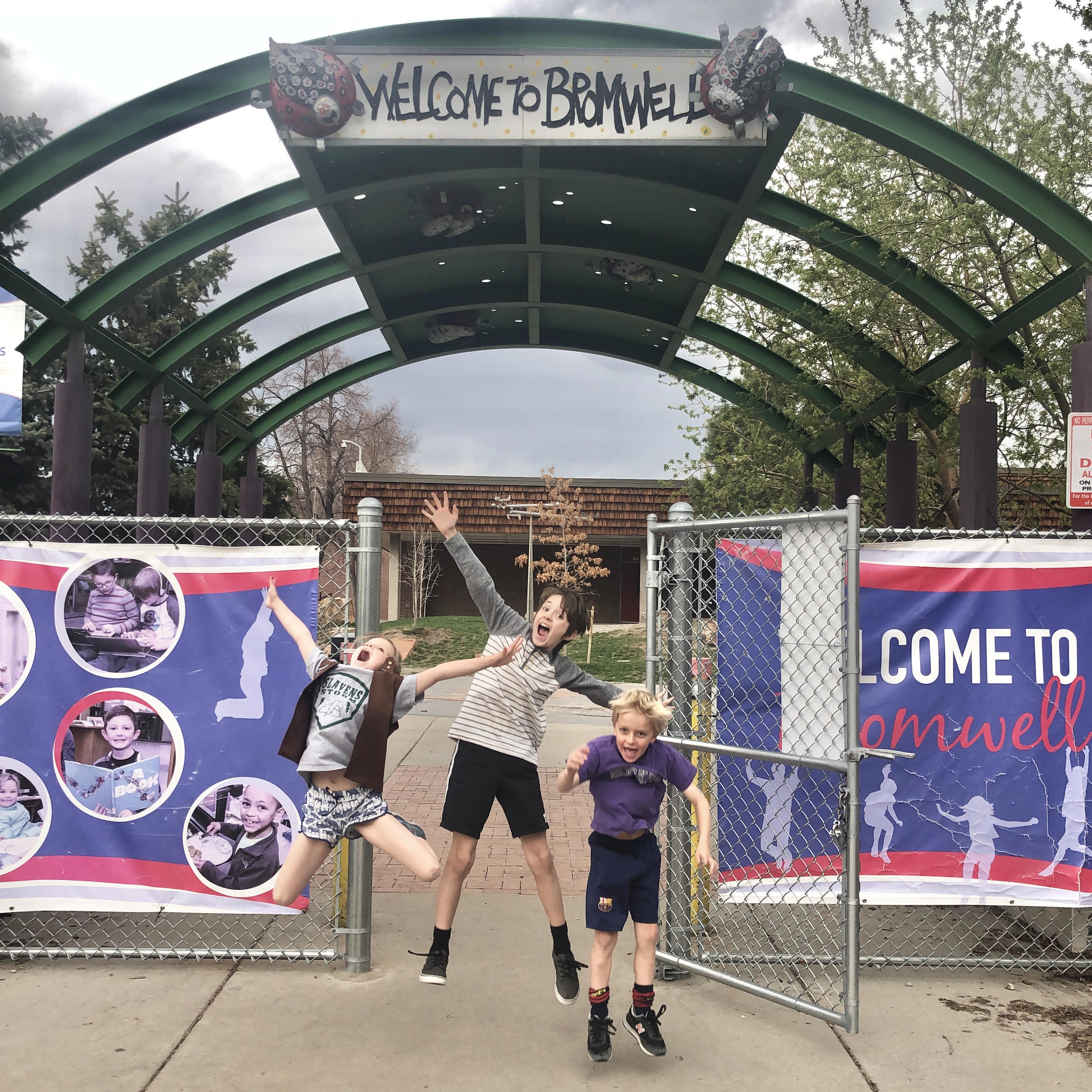 bromwell-elementary-denver-tour-club-kids-camp-entrance.jpg