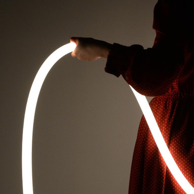 Tagra | Decor LED Neon Flex | Dual Circ 40 | 40x40mm | 24V | IP65 | 16.5W/m | Custom - NEON36040_PERSON1.jpg