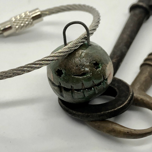 Wee Ghoulie Keychain Bauble - green hobgob