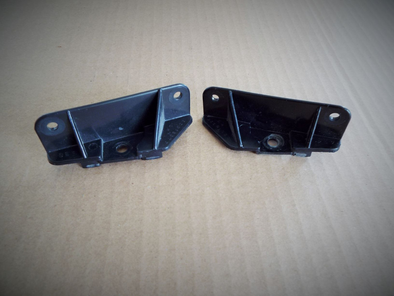 Original GM 1981-1982-1983-1984-1985-1986-1987 Oldsmobile Cutlass-Buick Regal Stereo Mounting Brackets