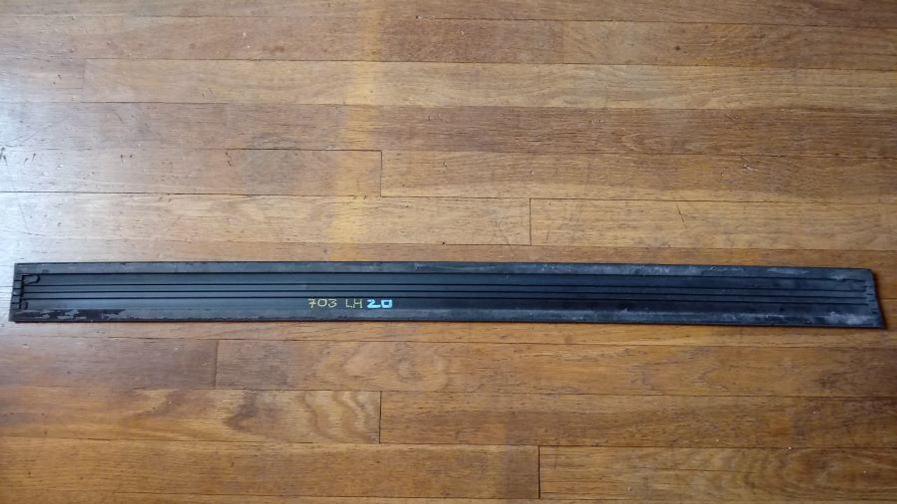 Original 1981-1992 Saab 900 Coupe Front Door Molding-LH