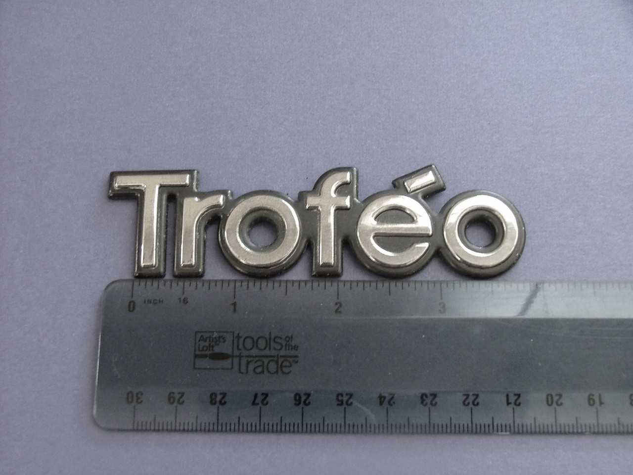 Original 1986-1987-1988-1989-1990-1991 Oldsmobile Trofeo Emblem-Nameplate