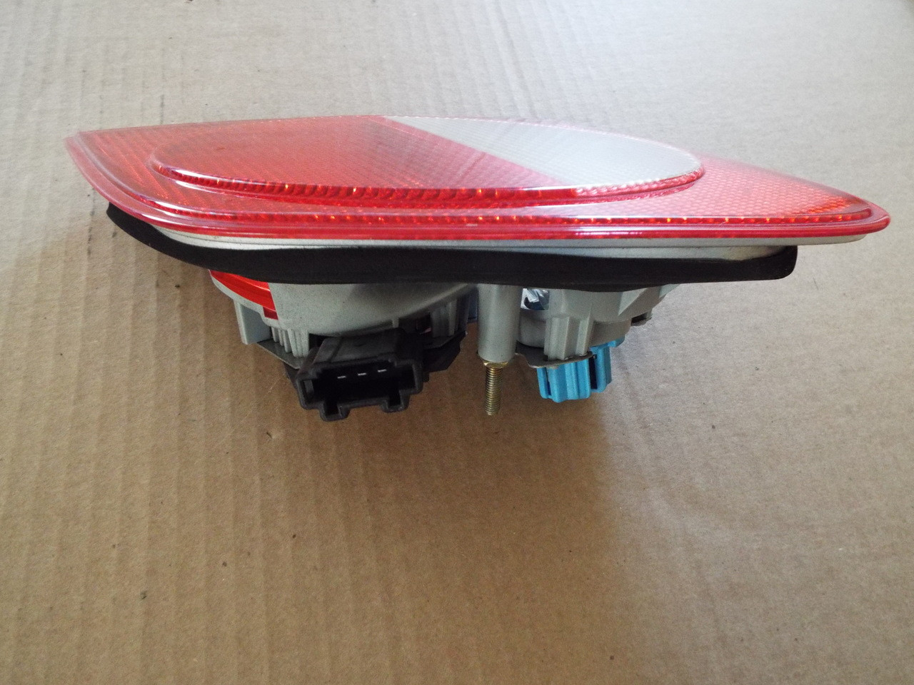 Original 1996-1997-1998-1999 Mercedes Benz E320-E420 Taillight-Reverse Light- RH