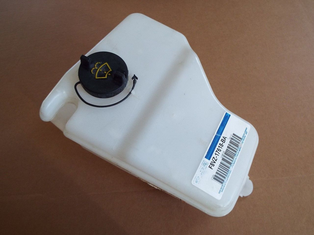 New NOS 1998-1999-2000-2001-2002 Lincoln Town Car Windshield Washer Fluid Jar-Reservoir