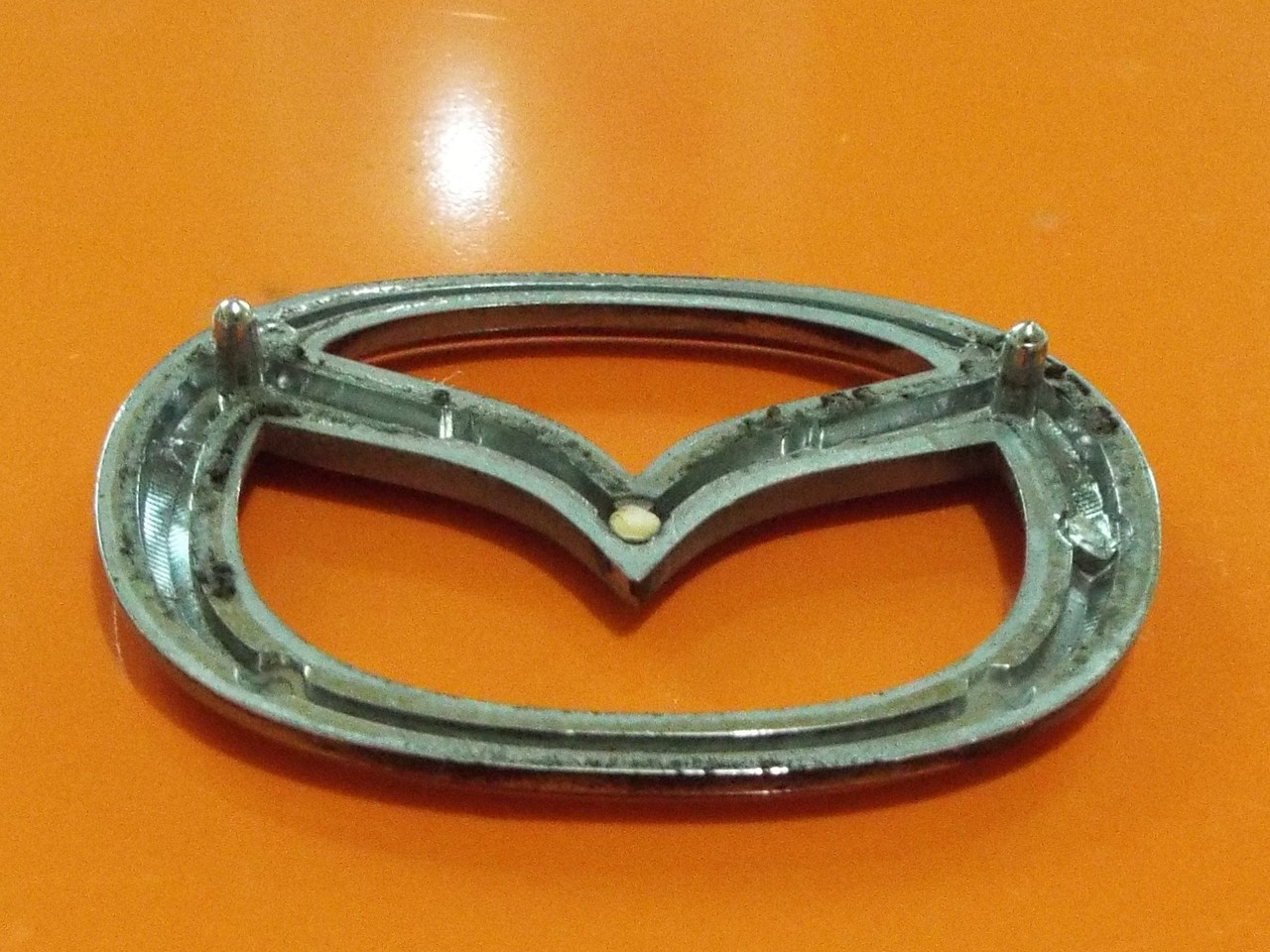 Original 1999-2000-2001-2002-2003 MAZDA Miata Mazda Emblem-Badge