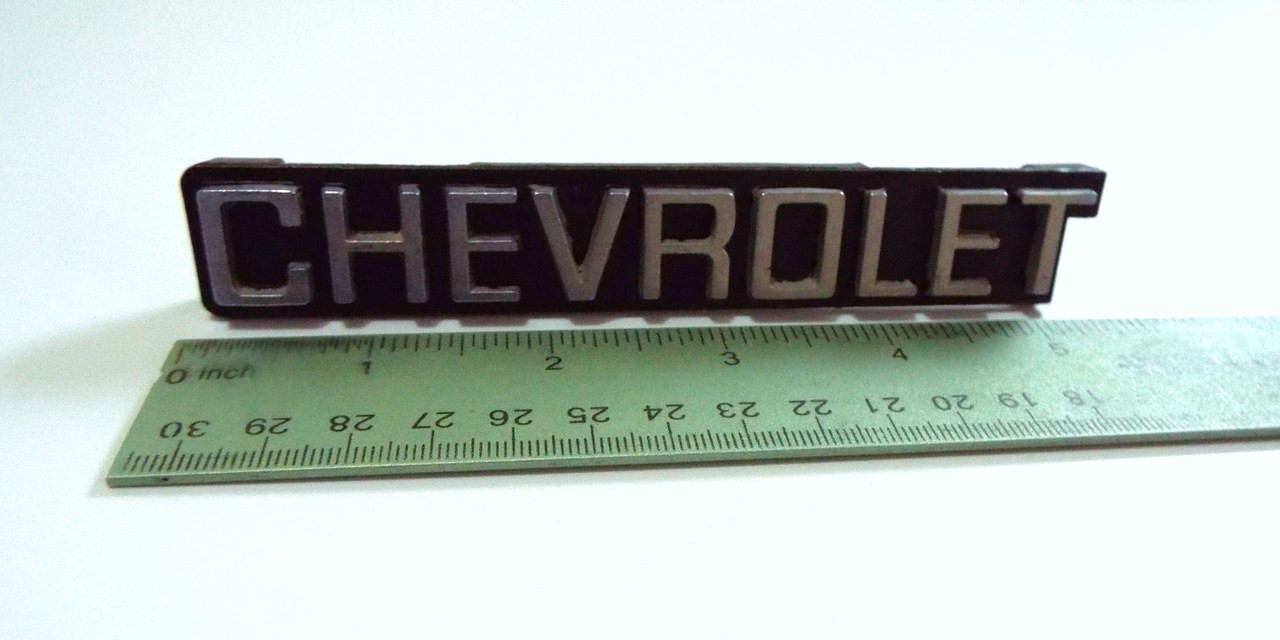 1979-1978-1977 Chevrolet Caprice Grille Emblem-Badge 