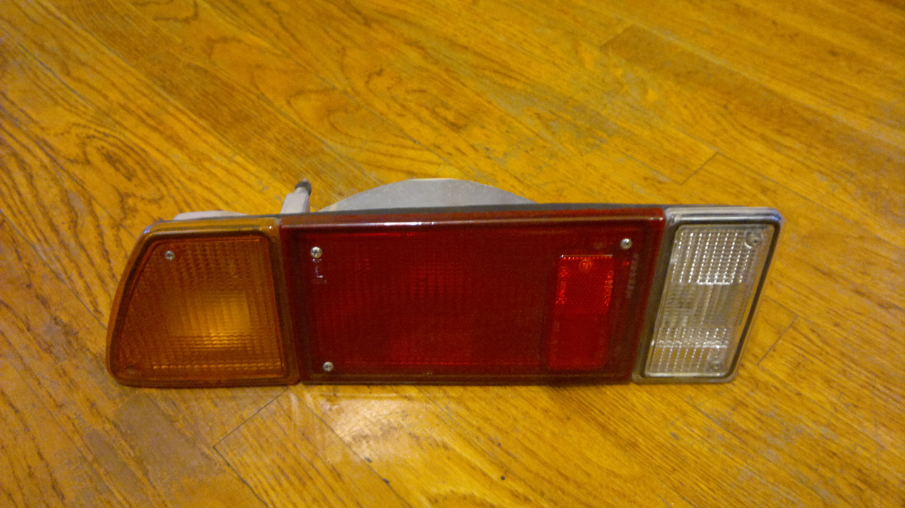 1974-1975-1976-1977-1978-1979-1980-1981-1982-1983 FIAT X19 Tail Light-LH