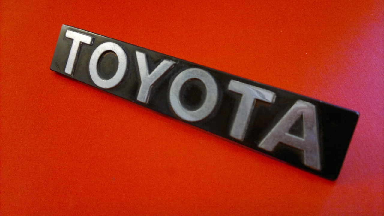 Original 1982-1983-1984-1985 Toyota Celica-Supra Toyota Hatch Emblem-Badge 