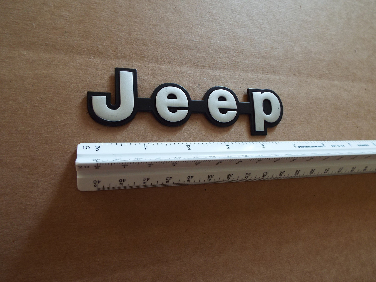 1984-1985-1986-1987-1988-1989 AMC Jeep Cherokee Jeep Liftgate Emblem-Badge