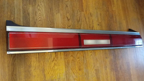 Original 1985-1986-1987 Lincoln Town Car Rear Reflector-Reverse Light Panel