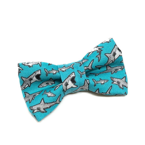 Grey shark print bow tie on blue