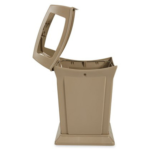 Commercial trash can Rubbermaid Ranger 36 to 45 gallon plastic, beige  RCP917188BG