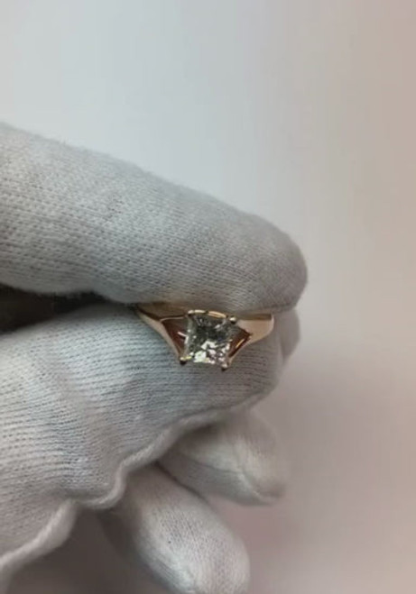 luxury princess cut diamond ring, 1 carat solitaire engagement ring, VS1 clarity diamond ring, F color diamond jewelry, natural earth-mined diamond ring, 14K rose gold engagement ring, split shank diamond ring, fine diamond bridal jewelry, high jewelry engagement ring, bespoke diamond solitaire, collector’s grade diamond ring, investment quality diamond, certified diamond engagement ring, exquisite rose gold jewelry, sophisticated diamond solitaire