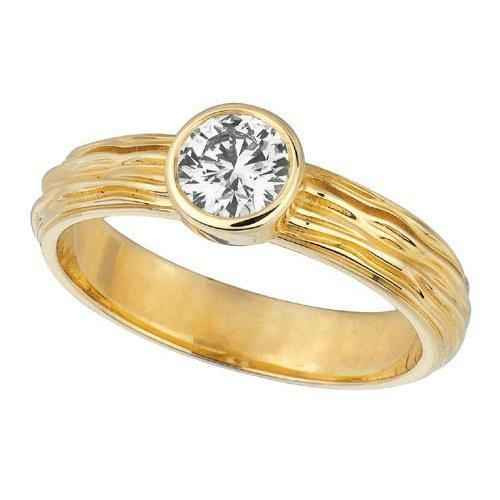 Victoria: Solitaire Diamond Ring .1.01ct Round Brilliant Diamond