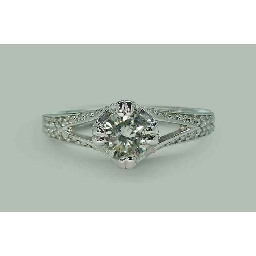 Madrid: Udsøgt solitaire-ring med split shank på 1,65 karat rund brillantdiamant Madrid: Udsøgt solitaire-ring med split shank på 1,65 karat rund brillantdiamant