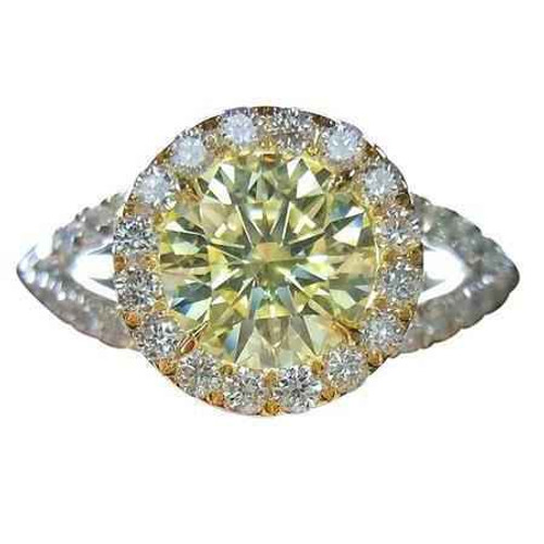 Madrid: Regal Halo Diamond Engagement Ring .3.50ct Round Brilliant Center