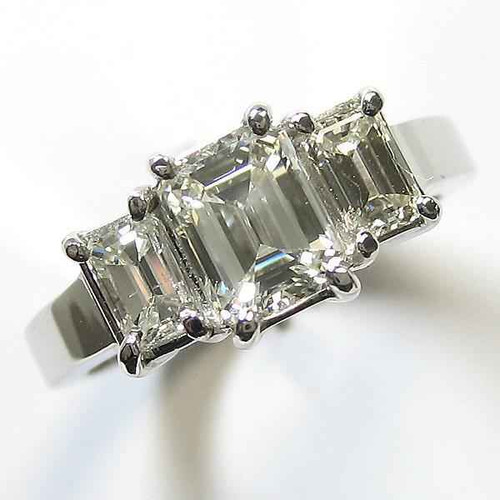 Victoria: Three .Stone Anniversary Ring Victoria: Three .Stone Anniversary Ring