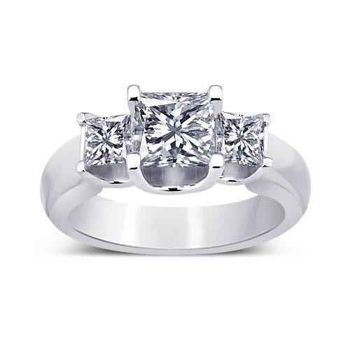 Madrid: Exquisite Three .Stone Diamond Ring Madrid: Exquisite Three .Stone Diamond Ring
