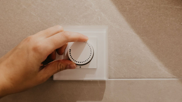 Can any light fixture be made dimmable?
