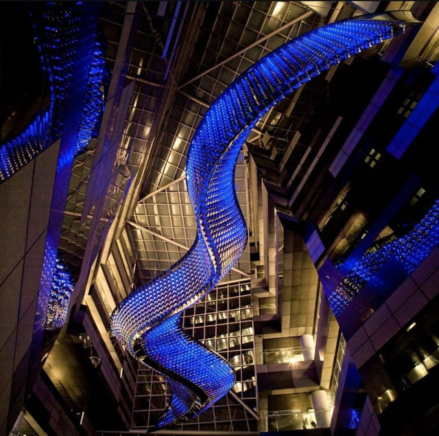 The Largest Chandelier in the World: A Marvel of Design, Technology, and Craftsmanship