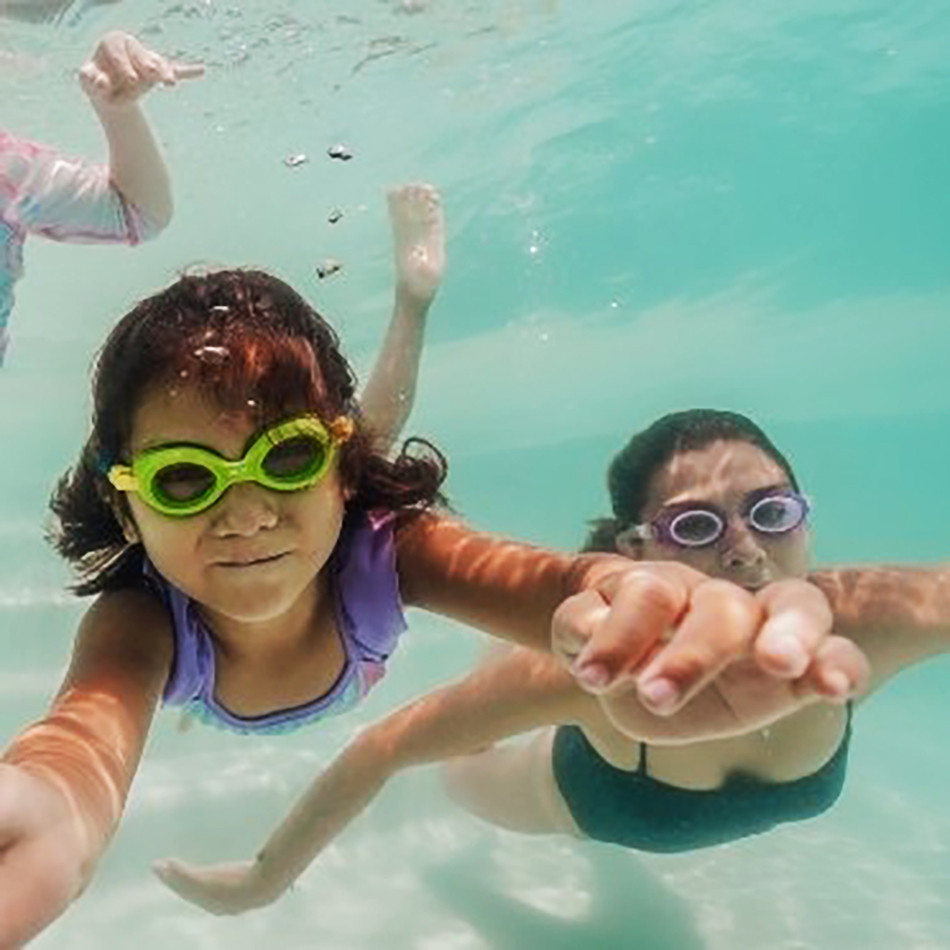 Using Swimming Goggles with Confidence: The Role of Prescription Goggles