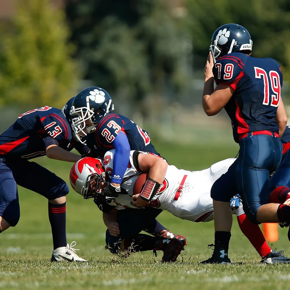 Top Benefits of Wearing Sports Glasses While Playing Football
