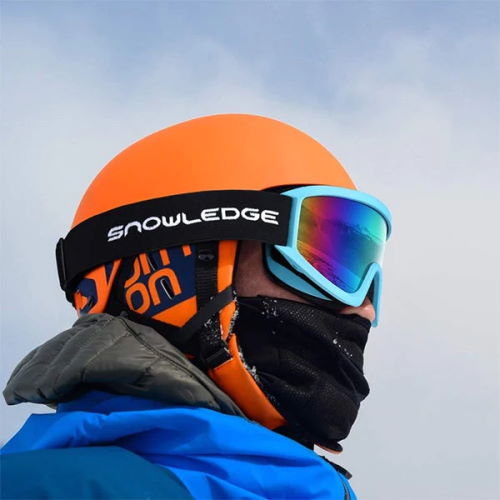 Snowledge - Ski Goggles & Snowboard Goggles - Lifestyle 1