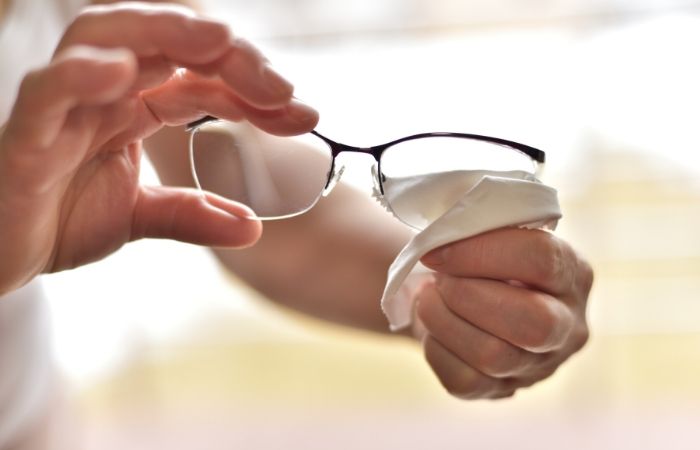 How to Clean Eyeglasses With an Anti-Reflective Coating, For Eyes