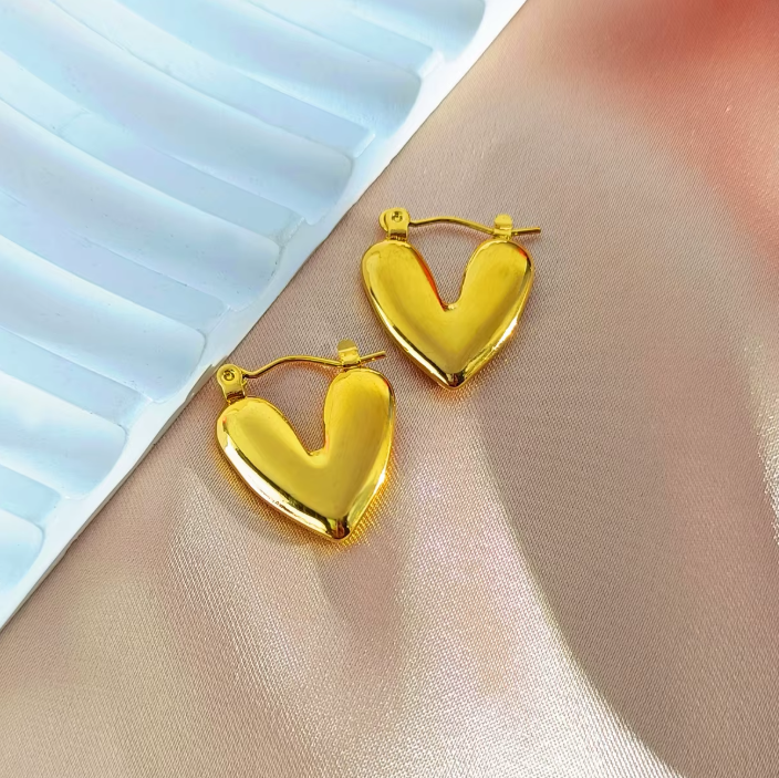 Waterproof Gold Jewelry vs Gold-Plated | Buyer Guide – Mountain of Goods