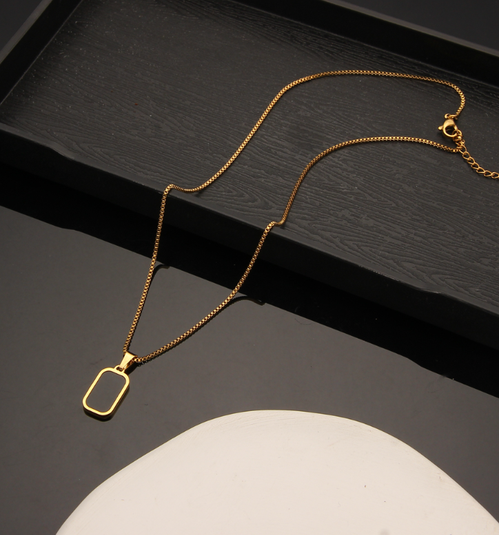 18K Gold Plated Black Faux Stone Pendant Necklace