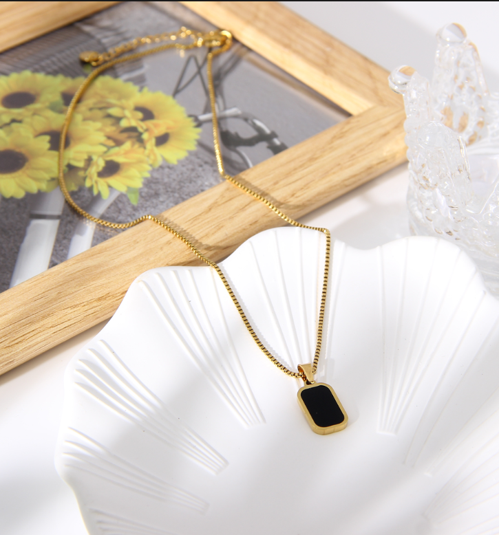 18K Gold Plated Black Faux Stone Pendant Necklace