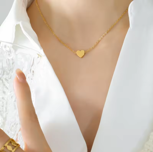 18K PVD Gold Minimal Heart Necklace