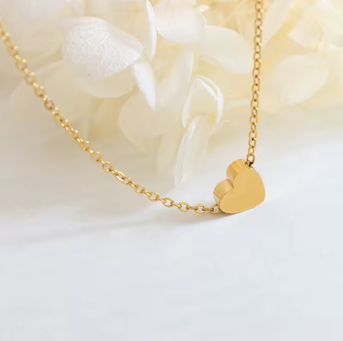 18K PVD Gold Minimal Heart Necklace
