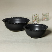 Montecito Black Ruffled Rim Ceramic Dinner Bowl - Bowl Detail | Bone & Brass